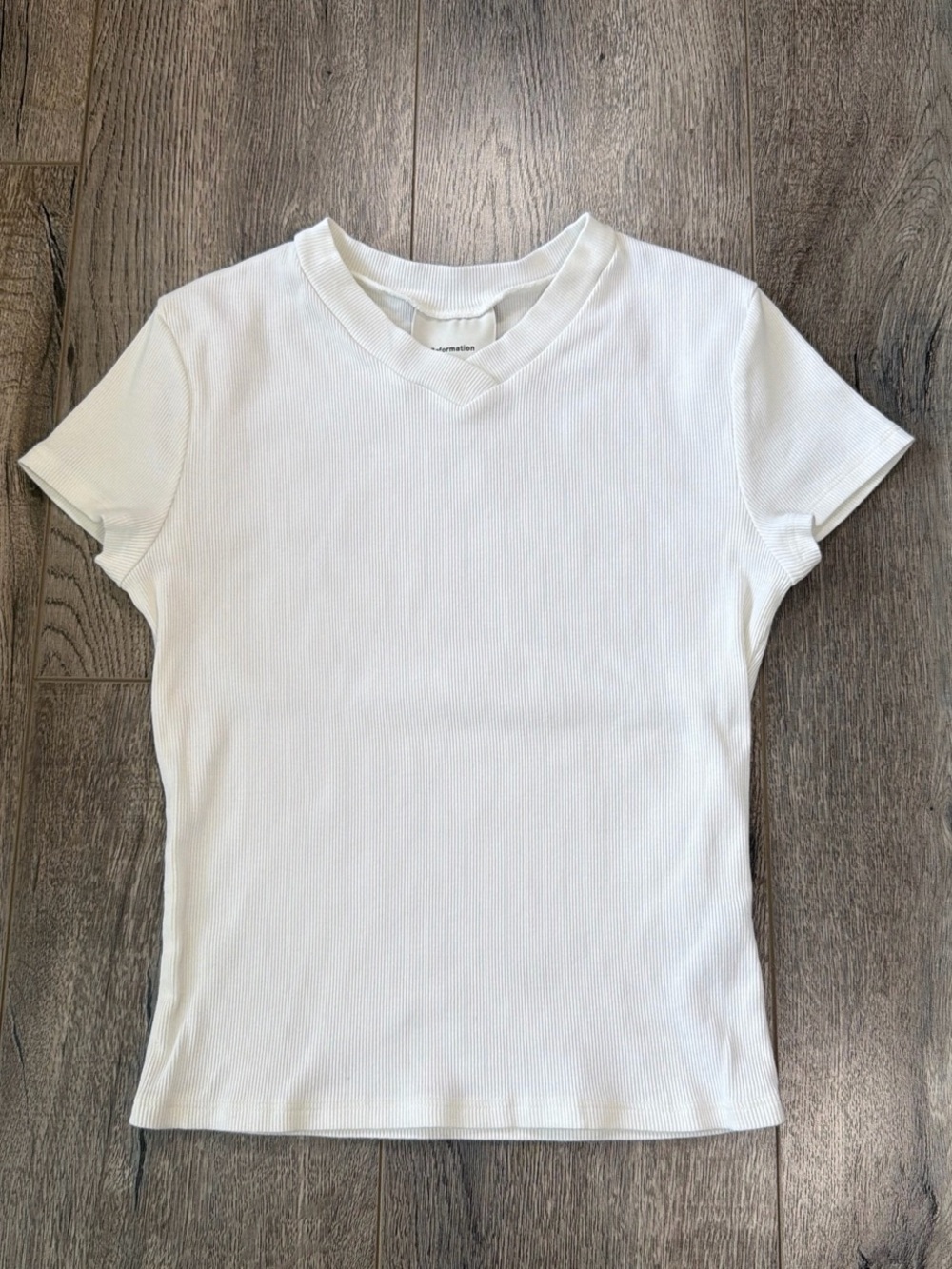 Reformation White Ribbed V-Neck Short Sleeve Tee - Classic Fit
